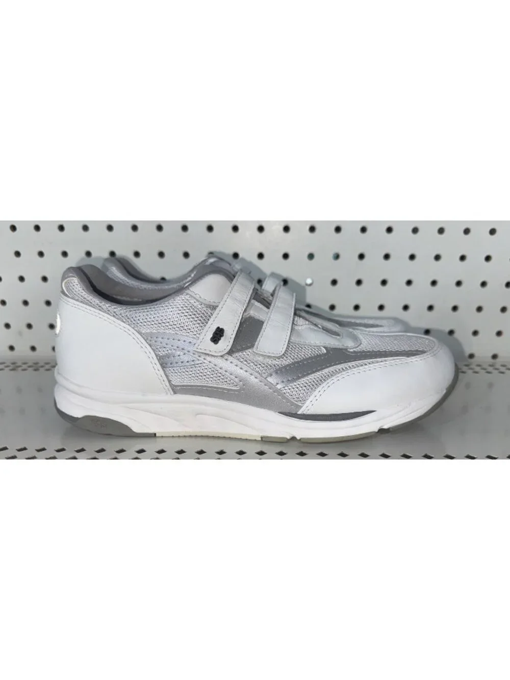 SAS TMV Womens Tripad Comfort Casual Walking Shoes Size 10 WIDE Hook & Loop